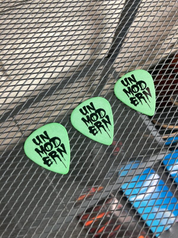 UNMODERN | Drip Logo Guitar Picks | Green - Hard | 3-Pack Set